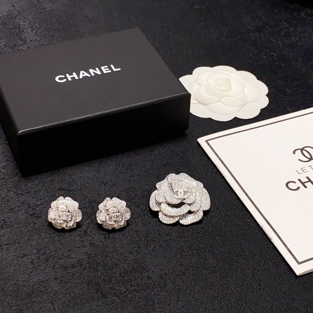 Chanel Camellia Diamond Earrings - 18K White Gold